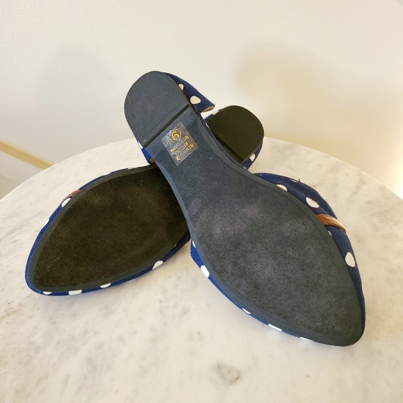 Polkadot slip ons - Picture 3 of 4